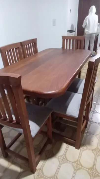 Foto de comprador de Comedor de Algarrobo Premium para 6 Personas con Sillas Tapizadas 3