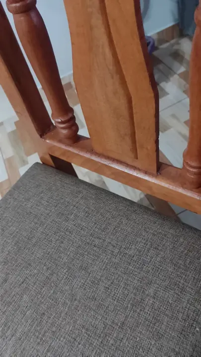 Foto de comprador de Comedor de Algarrobo Premium para 6 Personas con Sillas Tapizadas 4