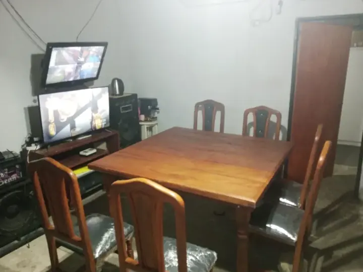 Foto de comprador de Comedor de Algarrobo para 8 Personas con Sillas Tapizadas 5