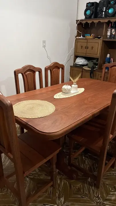 Foto de comprador de Juego de Comedor de Algarrobo Expandible para 6 Personas 3