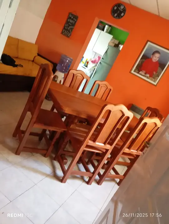 Foto de comprador de Juego de Comedor de Algarrobo Expandible para 6 Personas 4
