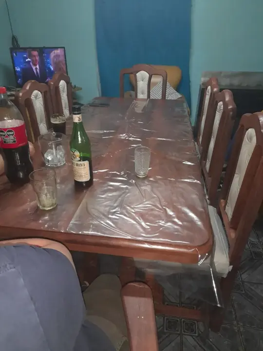 Foto de comprador de Juego de Comedor de Algarrobo Expandible para 6 Personas 6