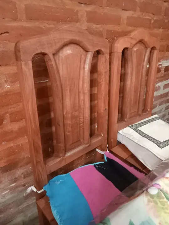 Foto de comprador de Juego de Comedor de Algarrobo con Mesa Ovalada para 8 Personas 3