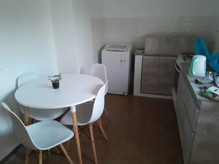 Foto de comprador de Comedor Moderno Redondo Eames para Departamento 5