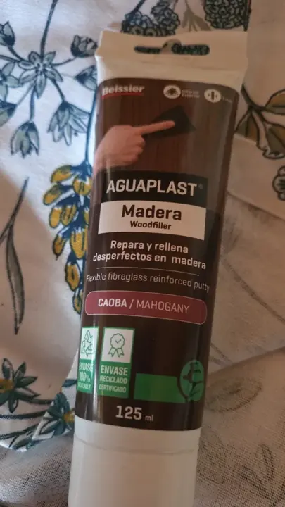 Foto de comprador de Masilla Para Madera Color Pino 125ml Acabado Mate Uso Interior Exterior 3