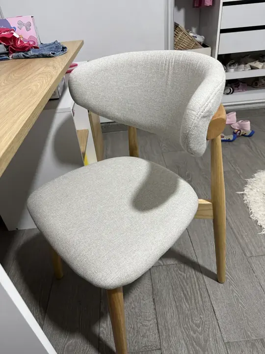 Foto de comprador de Silla de Comedor Pampa Madera Nogal Meihome Deluxe 2