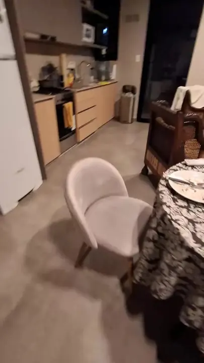Foto de comprador de Pack 4 Sillas de Comedor Más que Sillas Thea Pana Gris Oscuro 6