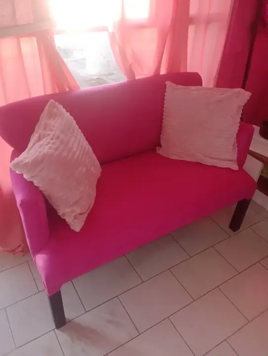 Foto de comprador de Sillon de 2 Cuerpos con Apoyabrazos de Madera para Living 3