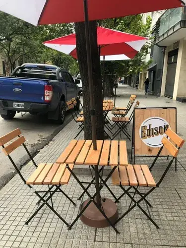 Silla Bistró Parisina — detalle asiento madera