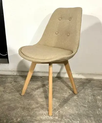 Pack x2 sillas Eames lino pata haya en comedor