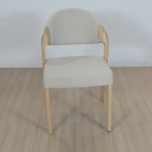 Silla Elba — detalle tapizado lino natural