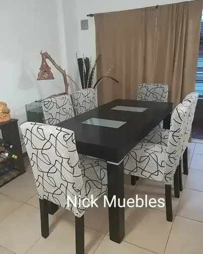 Juego Nick — detalle sillas tapizadas chenille en comedor