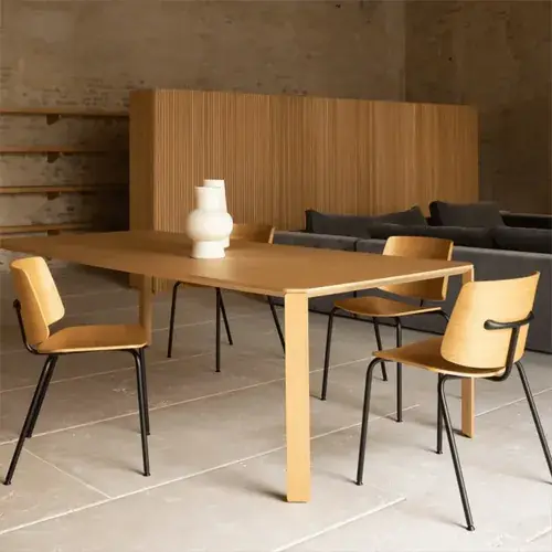 Tao Makom — detalle unión madera y hierro