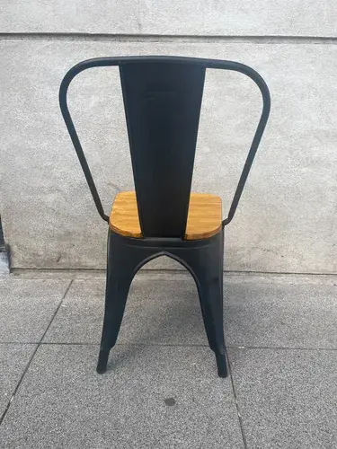 Tolix Emuebles — ambientación comedor industrial