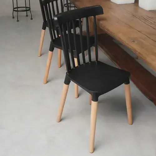 Silla Windsor Negro — respaldo diseño clásico